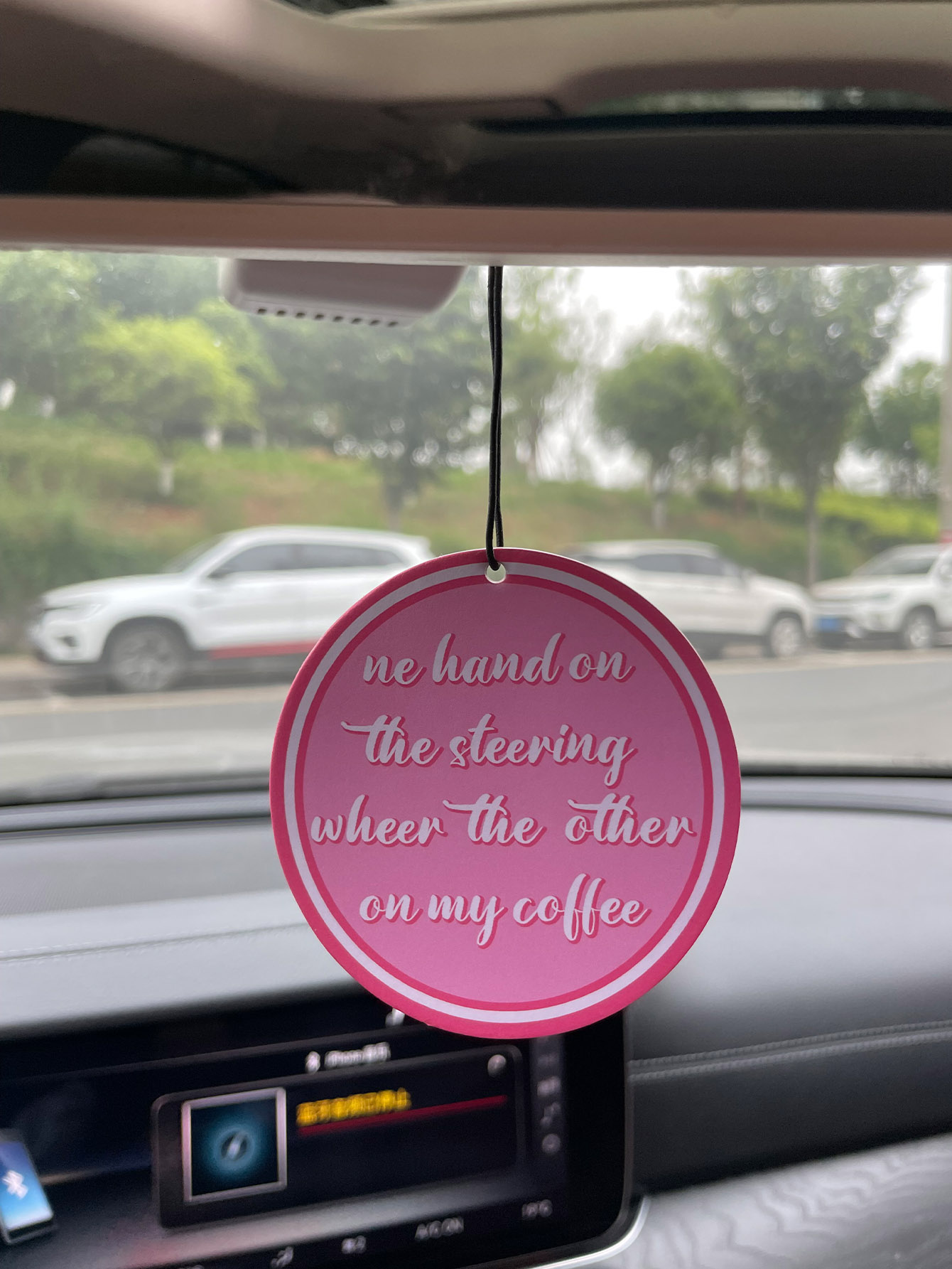 Rabbit Holding a Hand on the S - Perfume Fragrance Wheel incelemesi ve fiyatı
